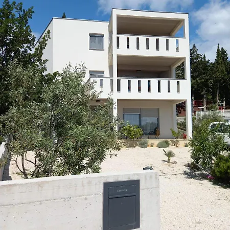 Tin Apartment Starigrad Paklenica